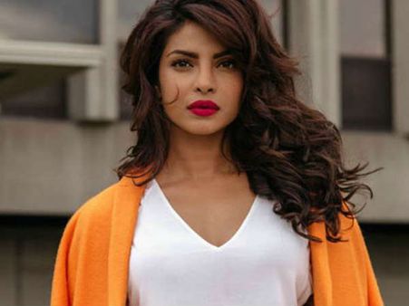 చేతికి మంగళసూత్రం: పెళ్లి రూమర్స్ మీద క్లారిటీ ఇచ్చిన ప్రియాంక చోప్రా