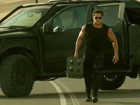 రేస్ 3 ట్రైలర్‌పై విమర్శలు.. ప్రభాస్ 'సాహో'ని కాపీ చేశారు, ఆ ఇద్దరూ అలాగే!