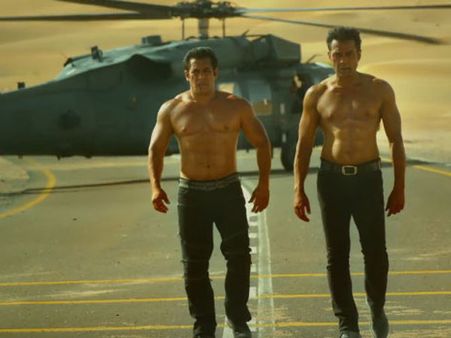 ‘రేస్ 3’ మూవీని ప్లాప్ చేసే వరకు వదిలేట్టు లేరే... నెగెటివ్ కామెంట్స్!