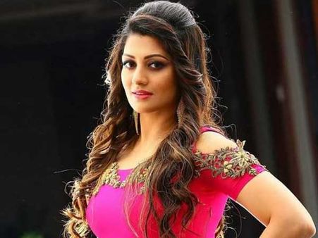 దుమ్మురేపుతున్న రాధిక కుమారస్వామి.. ఇంటర్నెట్‌లో టాప్ ట్రెండింగ్..