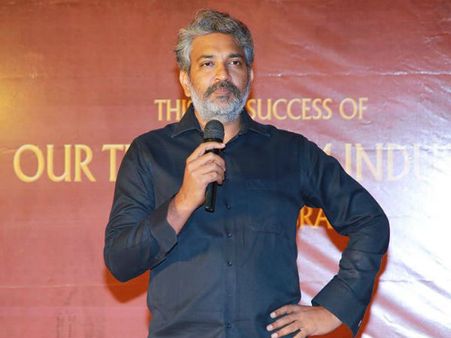 ‘మహానటి’ క్రెడిట్ ఆయనకివ్వడం ఏమిటి? కోపం వచ్చింది: రాజమౌళి హాట్ కామెంట్