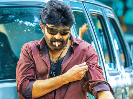 యువ హీరో చిత్రంలో విలన్‌గా రాజశేఖర్!