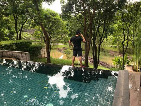 కూల్ మూమెంట్: ప్రకృతిని ఆస్వాదిస్తూ, శక్తిని పెంచుకుంటూ.. మెగా పవర్ స్టార్ రాంచరణ్!