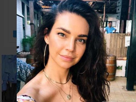 మళ్లీ ప్రేమలో దర్శకుడు.. భార్యకు విడాకులు..గోవా సుందరితో డేటింగ్!