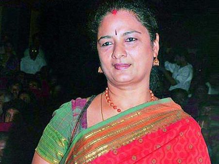 ఛాన్స్ దొరికితే అమ్మకు ఫ్రెండ్ కావాలని ఉంది.. సావిత్రిగారి కుమార్తె!