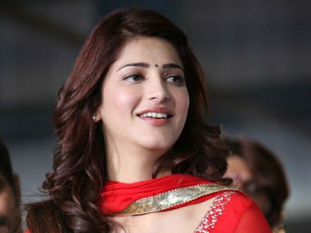 కాజల్ స్థానంలో శ్రుతి హసన్, ఏ సినిమాలోనో తెలుసా ?