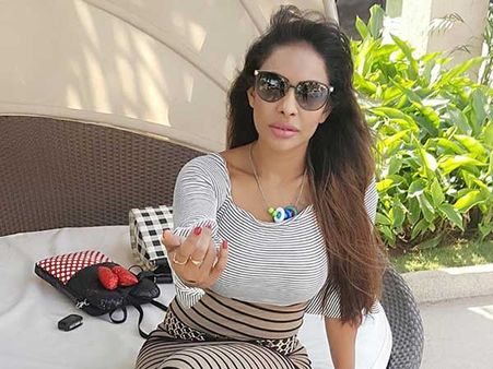 ఏ నేరానికి ఏ శిక్ష..? అనే వివరాలు వెల్లడించిన శ్రీరెడ్డి, మహిళల్లో చైతన్యం!