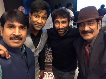 ఆ కమీడియన్స్ తో రవితేజ సినిమా... శ్రీనువైట్ల మార్క్ కామెడి...