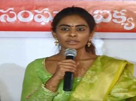 పవన్ కళ్యాణ్ వాడుకోమన్నారు, నా వాడకం ఎలా ఉంటుందో చూపిస్తా: శ్రీరెడ్డి