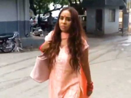 శ్రీరెడ్డి మరోసారి సంచలనం.. మళ్లీ రోడ్డెక్కి నిరసన!