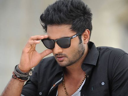 అభిమానులకు హీరో సుధీర్ బాబు గిఫ్ట్... ఏంటో తెలుసా?