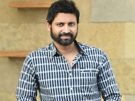 కోర్టుకు హాజరైన హీరో సుమంత్, సోదరి సుప్రియ