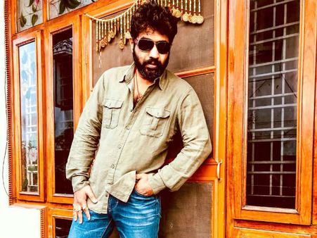 వై వి యస్ చౌదరి కొత్త సినిమా వివరాలు.. ఈసారి తన స్టైల్ మార్చారు!