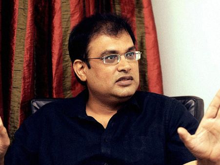 నా పేరు సూర్య దర్శకుడి వ్యాఖ్యలు.. ఆ జబ్బు ఎప్పటికి తగ్గ కూడదు, అందరికి అంటుకోవాలి!