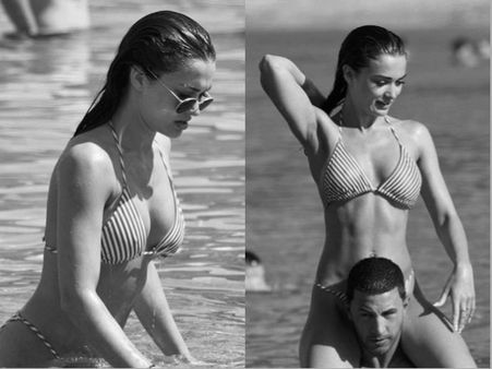 బికినీలో అందాలు ఆరబోసిన హాట్ బ్యూటీ: ప్రియుడితో మైకోనోస్ దీవిలో.. (ఫోటోస్)