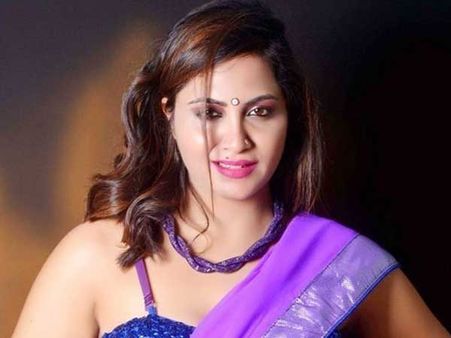 అఫ్రిదితో శృంగారం చేశా.. ఆ తప్పు నాదే అంటున్న బాలీవుడ్ బ్యూటీ!