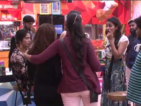 బిగ్ బాస్ 2: బూతులు తిట్టుకుంటూ రెచ్చిపోయి నందినీ, భానుశ్రీ