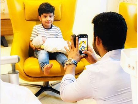 బొమ్మ అదిరింది: ఇద్దరు కొడుకులతో జూ ఎన్టీఆర్