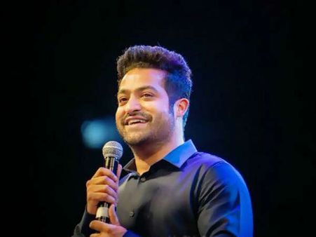 ట్రెండు ఫాలో అవ్వాలి కదా.... తారక్ కూడా అందులో చేరిపోయాడు!