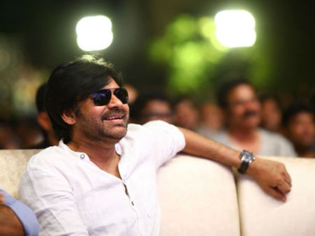 పవర్ స్టార్ పవన్ కళ్యాణ్‌కు కంటి సర్జరీ