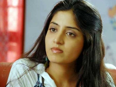 దేవుడు అవసరం లేదు.. ఆయన కంటే టెర్రరిస్టే బెటర్.. పూనమ్ కౌర్ పరోక్ష దాడి..