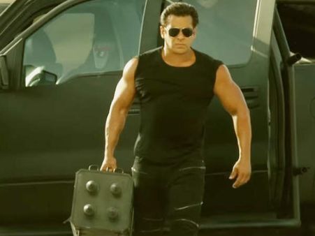 రికార్డు సృష్టించిన సల్మాన్ ‘రేస్3’.. ఇండియాలో ఇదే తొలిసారి!