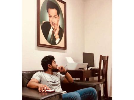 పైన పెద్ద ఎన్టీఆర్, కింద రాంచరణ్.. జూ.ఎన్టీఆర్ ట్వీట్ వైరల్!