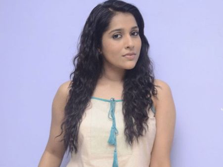 నా వద్ద అంత డబ్బు లేదన్న యాంకర్ రష్మి... పెళ్లి విషయమై దాటవేత!