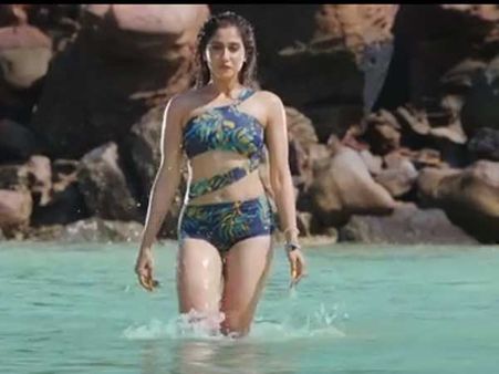 వీడియో: రెజీనా బికినీ అందాలు, ఘాటు రొమాన్స్.. యూట్యూబ్‌లో ట్రెండింగ్!