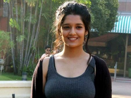 బాక్సింగ్ పిల్లతో సాయిధరమ్ తేజ్ రొమాన్స్!