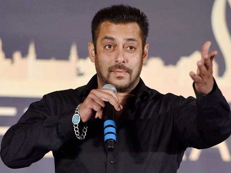 సూసైడ్ చేసుకొంటా.. చేతికి రక్తం.. తలకు గాయం.. ప్రేమ కోసం సల్మాన్ తెగింపు