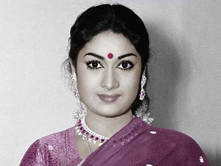 7 బంగళాలు, లెక్కలేనని నగలు: సావిత్రి గురించి ఆసక్తికర విషయాలు చెప్పిన కాసు!