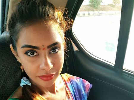 టాలీవుడ్ సెక్స్ రాకెట్ ఇంటరాగేషన్.. యూఎస్ పోలీసులకు అంతా చెప్పేశా, ఫోటోలు లీక్.. శ్రీరెడ్డి!