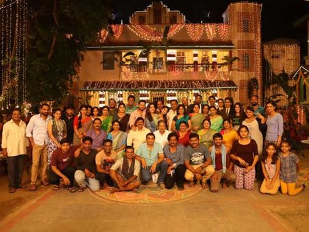 ఫోటోలు: నితిన్ ఫ్యామిలీ చూశారా.. పండగ చేసుకుంటున్నారు, శ్రీనివాసకల్యాణం ఈ రేంజ్‌లో!