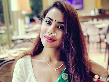 దారుణమైన పరిస్థితిలో శ్రీరెడ్డి... పవన్ కళ్యాణ్ భజన చేస్తున్నవారిపై ఫైర్!