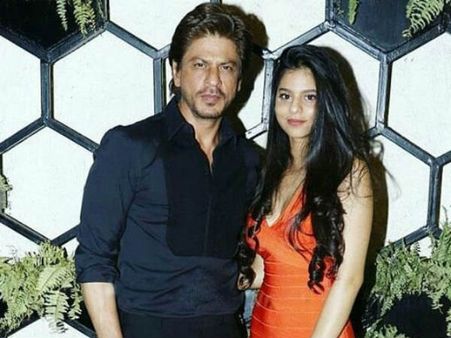 షారుక్ ఖాన్ కూతురు హాట్ ఫోటోస్ వైరల్.... అతడు ఆమె బాయ్ ఫ్రెండా?