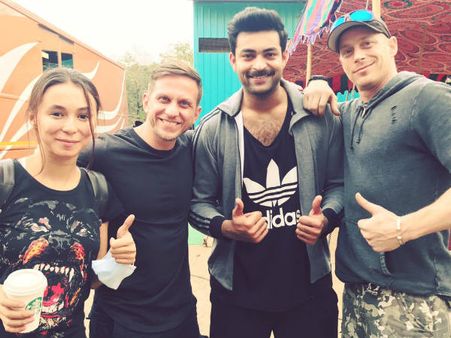 మెగా ప్రిన్స్ కొత్త లుక్ అదిరిపోయిందిగా.. ముఖంలో యువరాజు కళ, తన గ్యాంగ్‌తో చివరి రోజు!