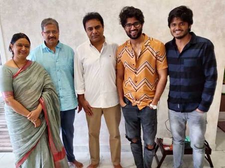 ఏదైనా జరుగవచ్చు.. విజయ్ దేవరకొండ ఇంటికి కేటీఆర్