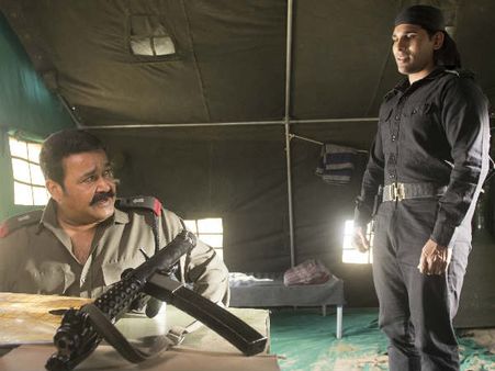 భారత్‌, పాకిస్థాన్ వార్ నేపథ్యంగా ‘యుద్ధభూమి’