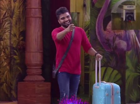 సర్‌ప్రైజ్: బిగ్ బాస్ 2లోకి ఎంటరైన యాంకర్ ప్రదీప్, ఏం చెప్పాడో అంతా ఏడ్చేశారు!