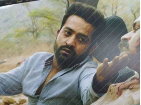 'అరవింద సమేత' స్టిల్ లీక్.. 100 కోట్లు పక్కా, గాయాలయతో ఎన్టీఆర్, నాగబాబు!