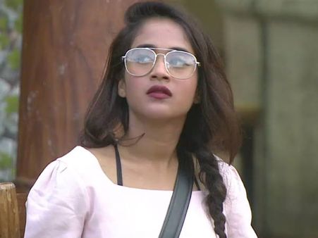 బిగ్‌బాస్ హౌస్‌లో భారీ ప్రయోగం.. ఇక్కడ చీరలు కుదరవు అంటున్న దీప్తి, బయటకు రమ్మను వాడిని!