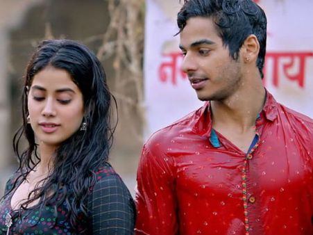 బాక్సాఫీస్: ఆ చిత్రాన్ని బీట్ చేసిన ధడక్.. తొలి రోజు బంపర్ వసూళ్లు, జాన్వీ క్రేజ్!