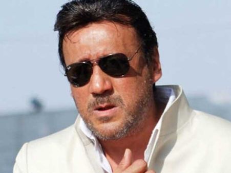 ట్రాఫిక్ కానిస్టేబుల్‌గా మారిన జాకీష్రాఫ్.. ప్రస్థానం షూటింగ్ వెళ్తూ ట్రాఫిక్ జామ్‌లో..