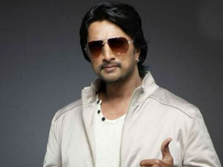 వైరల్ పిక్: సైరా నరసింహారెడ్డి.. ఆసక్తి పెంచేలా 'ఈగ' విలన్ ట్వీట్!