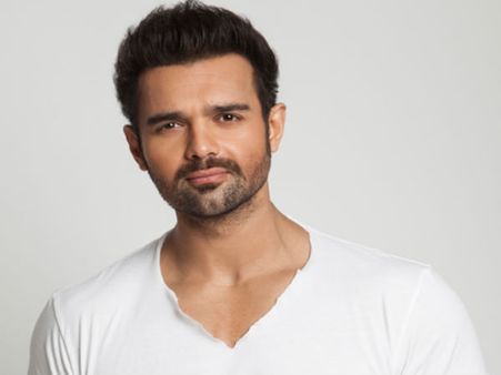 మరో 4 రోజుల్లో హీరోయిన్‌తో పెళ్లి... బాలీవుడ్ స్టార్ కొడుకుపై రేప్, చీటింగ్ కేసు!