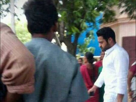 సీమ గెటప్‌లో ఎన్టీఆర్, మళ్ళీ లీక్.. రెండు కళ్ళు సరిపోవంతే!