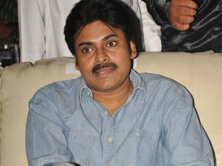 నా కూతురు బాధపడుతుంది, ఏమీ చేయలేని పరిస్థితి నాది: పవన్ కళ్యాణ్