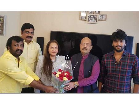 ‘ప్రేమెంత ప‌ని చేసే’ పాట‌ల‌కు ఫుల్ క్రేజ్.. జయప్రద, అమర్‌సింగ్, క్రిష్ ప్రశంసలు