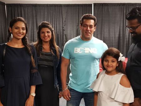 సల్మాన్‌ను కలిసింది: హీరోయిన్ రంభలో గ్లామర్ ఏమాత్రం తగ్గలేదు.. (ఫోటోస్)